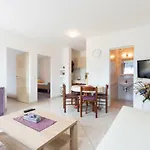 Apartman Studio דירה *