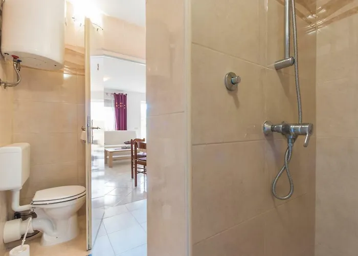 Apartman Studio * 풀라